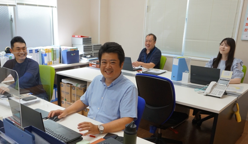 株式会社エビヌマの社内での写真